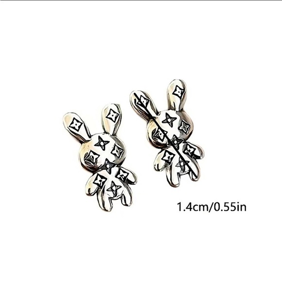 Silver Four Leaf Clover Bunny Rabbit Stud Earrings - Picture 5 of 5